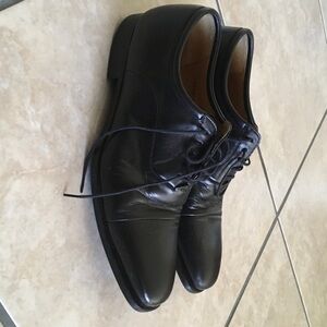 Magnanni Black Leather Derby Dress Shoes